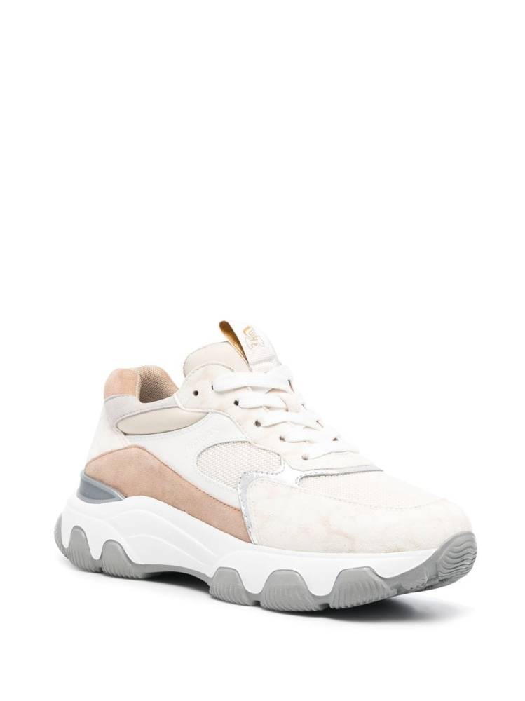 Hyperactive lace-up trainers